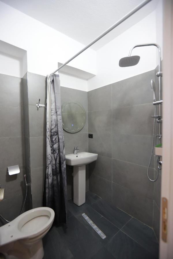 D1 Rooms & Apartments تيرانا المظهر الخارجي الصورة